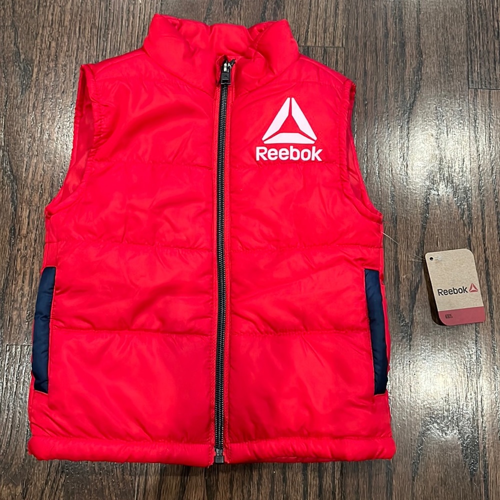 👗NWT Reebok 18 months red puffy, zip up vest
